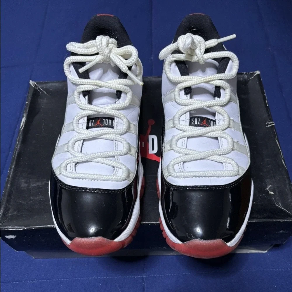 Jordan 11 Retro Low Concord Bred 2020 Size 9